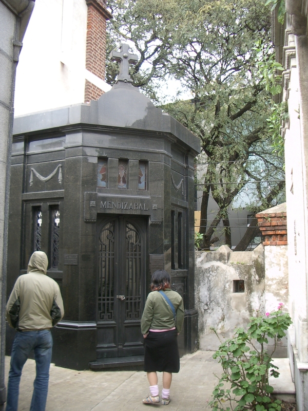 Buenos Aires 2005 - recoleta cemetery 29