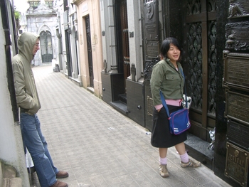 Buenos Aires 2005 - yura, lani, and Evita's tomb