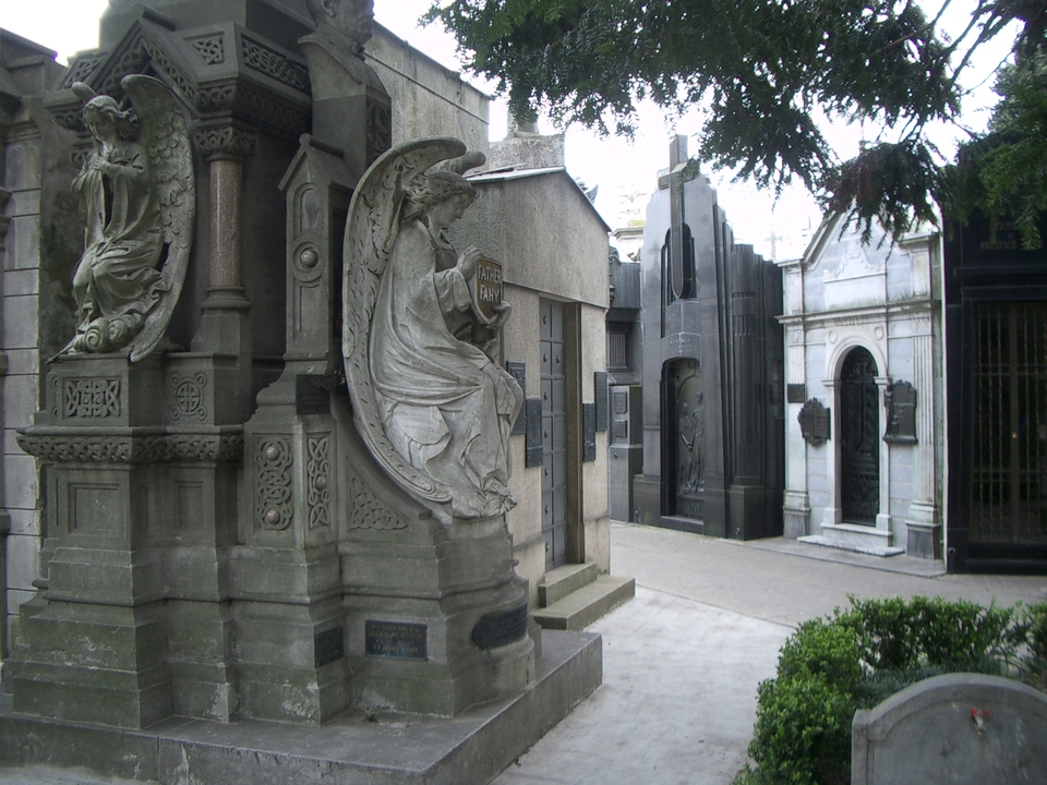 Buenos Aires 2005 - recoleta cemetery 51