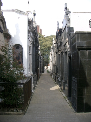 Buenos Aires 2005  - recoleta cemetery 25