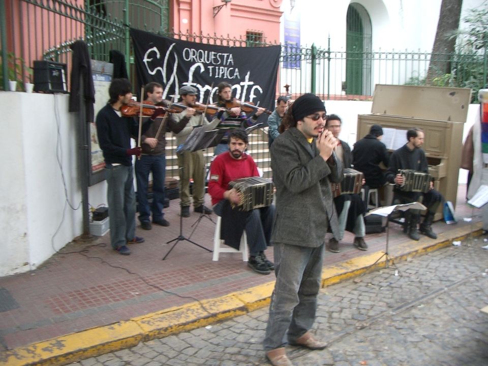 Buenos Aires 2005 - el orquestra tipica afronte