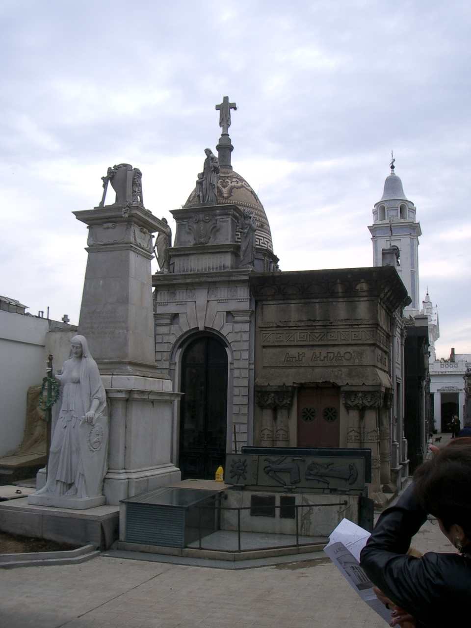 Buenos Aires 2005 - recoleta cemetery 54