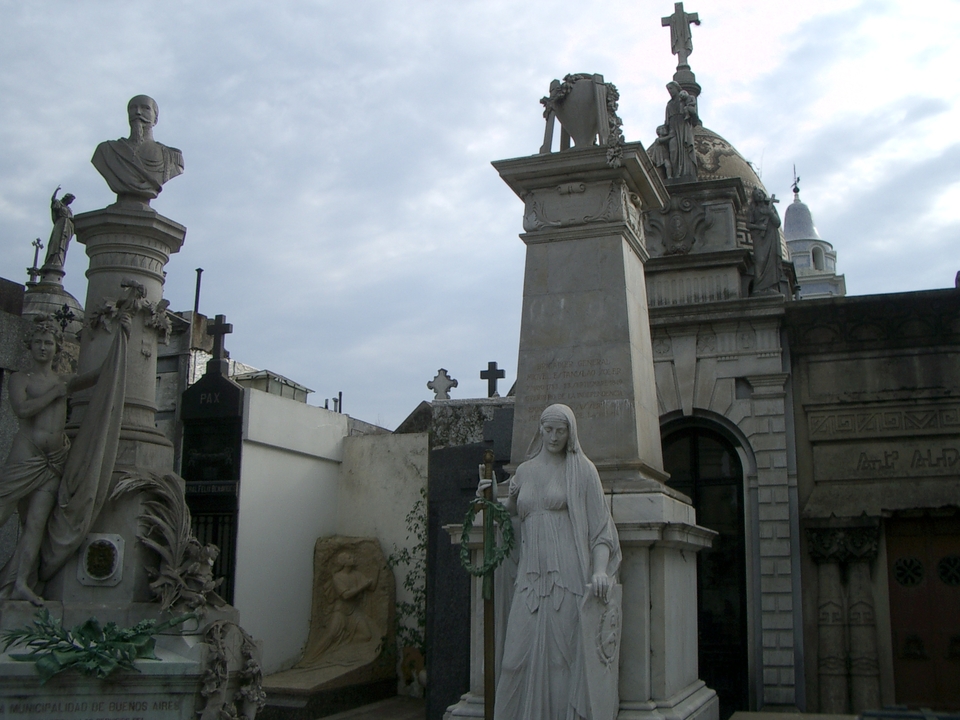 Buenos Aires 2005 - recoleta cemetery 1