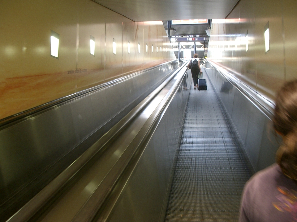 inclined moving sidewalk