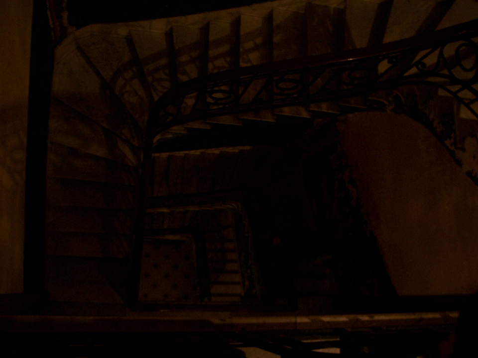 Buenos Aires 2005 - dark stairs