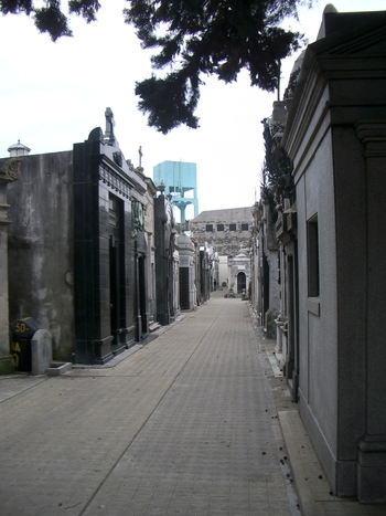 Buenos Aires 2005 - recoleta cemetery 13